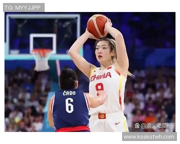 亚特兰大梦想与印第安纳狂热的激烈对决展现女篮精彩瞬间 亚特兰大梦想与印第安纳狂热的激烈对决展现女篮精彩瞬间